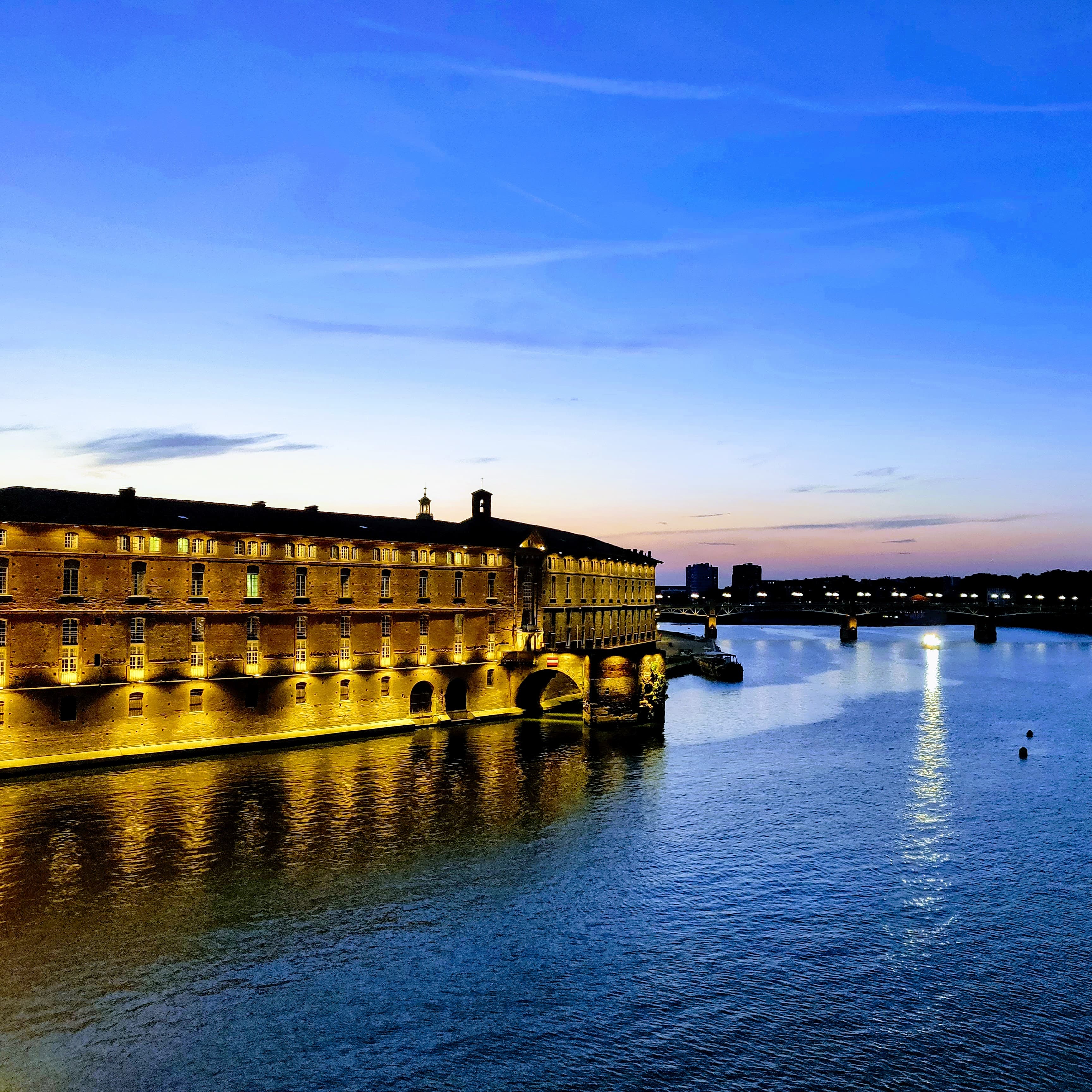 [Toulouse, view from Pont Neuf]